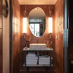 Hotel Mob House