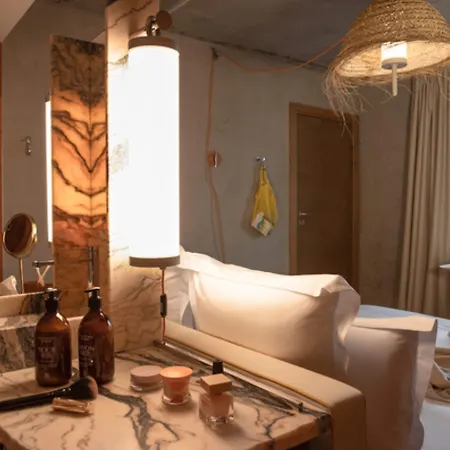 Mob House Hotel 4*