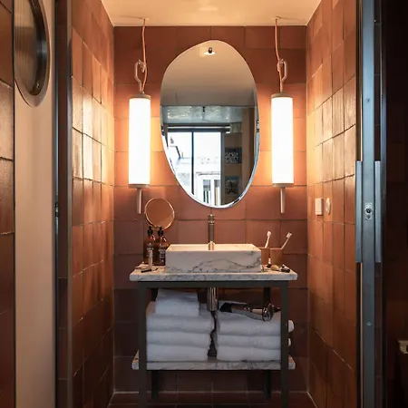 Hotel Mob House