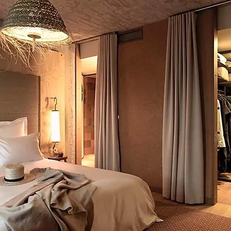 Hotel Mob House