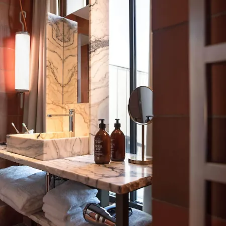 Mob House Hotel