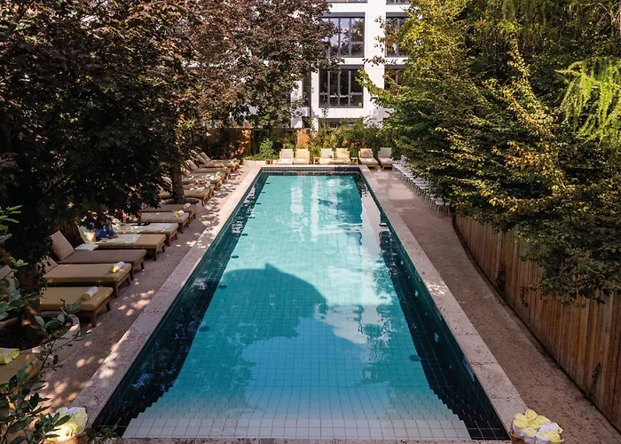 Mob House Hotel 4*